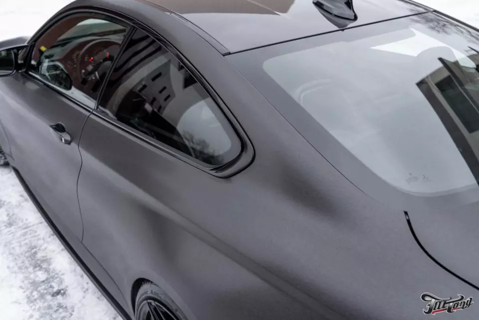 BMW M4. Оклейка кузова в шлифованный алюминий. Изготовление кованых дисков.